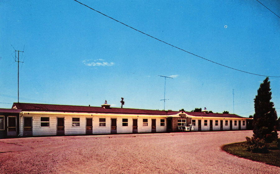 Marlette Motel - Vintage Postcard